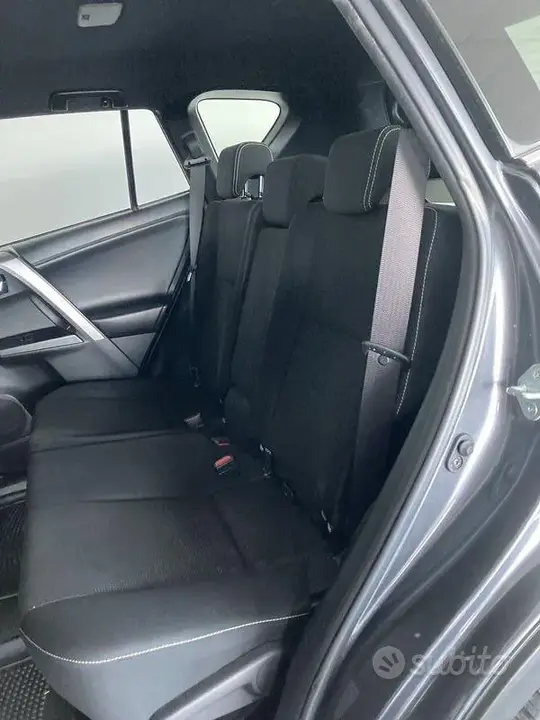 Toyota Rav4 2017 photo 5