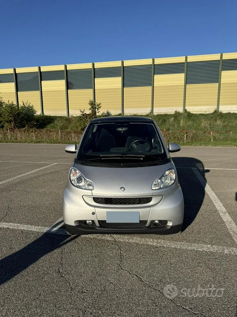 Smart Fortwo 2011 photo 2