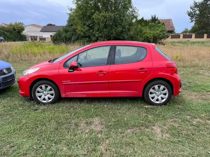 Peugeot 207 2009 photo 3