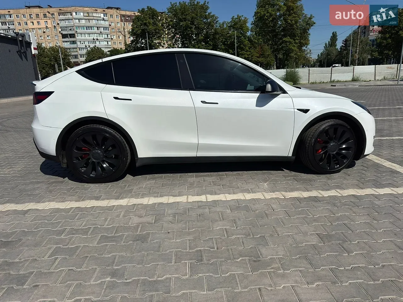 Tesla Model Y 2021 photo 2