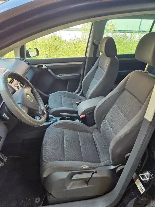 Volkswagen Touran 2007 photo 3