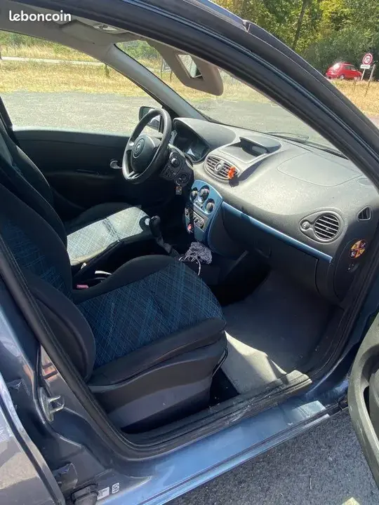 Renault Clio 2008 photo 3