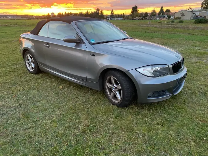 BMW 1 Series 2009 photo 2