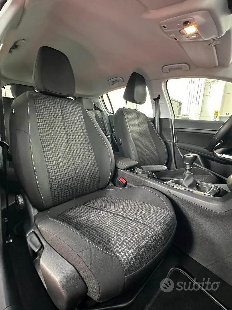Peugeot 308 2021 photo 3