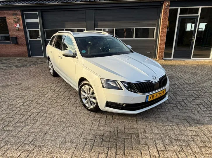 Skoda Octavia 2019 photo 2
