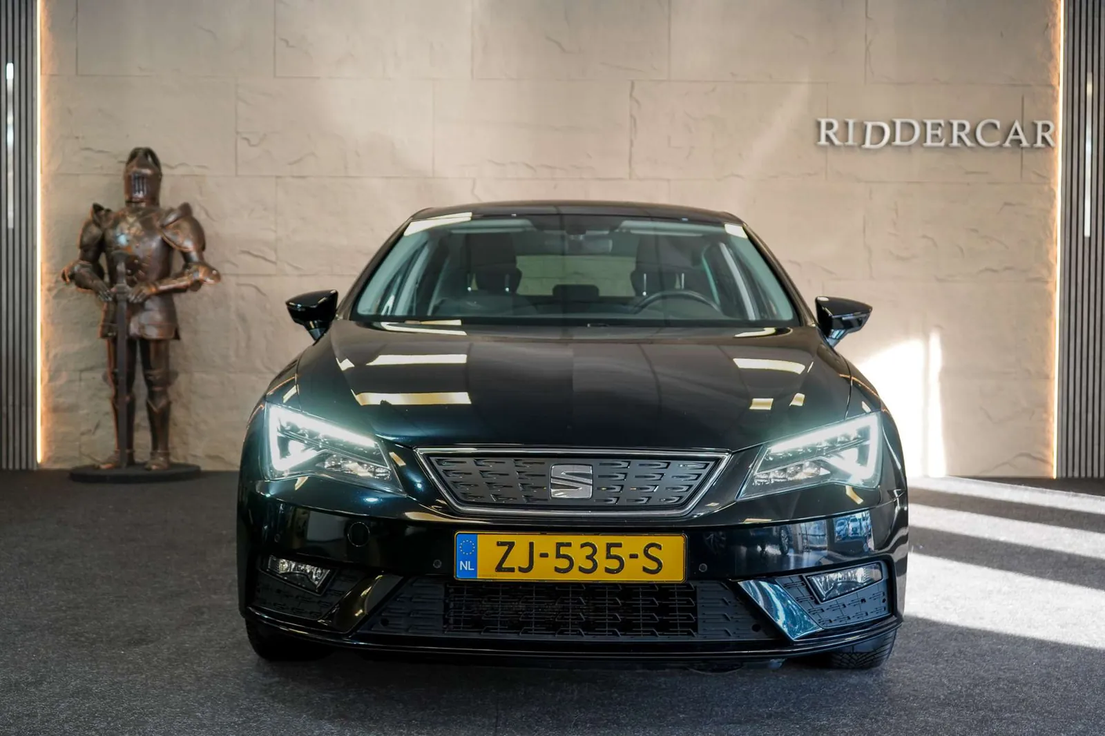 Seat Leon 2019 photo 2