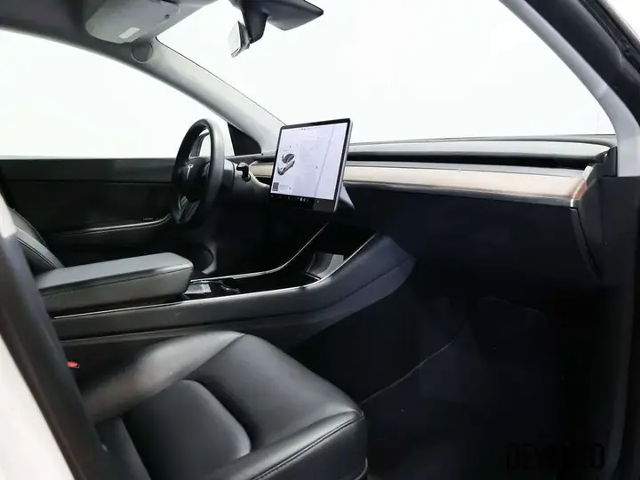 Tesla Model Y 2021 photo 4