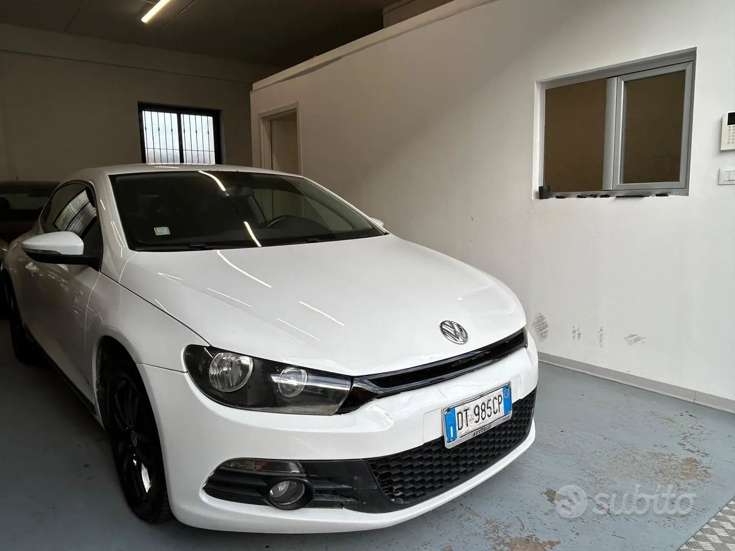 Volkswagen Scirocco 2009 photo 2
