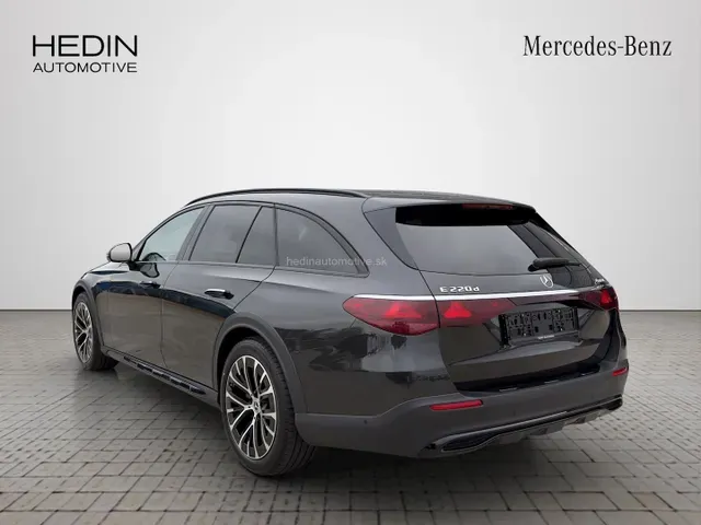 Mercedes-Benz E-Class 2025 photo 2