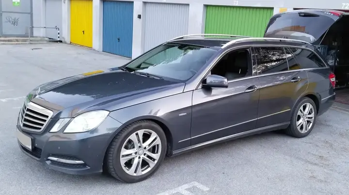 Mercedes-Benz E-Class 2012 photo 2