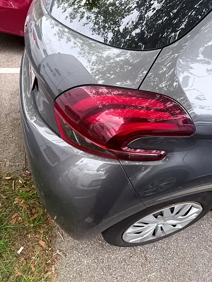 Peugeot 208 2019 photo 4