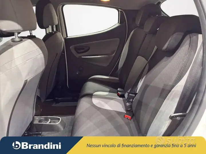 Lancia Ypsilon 2013 photo 3