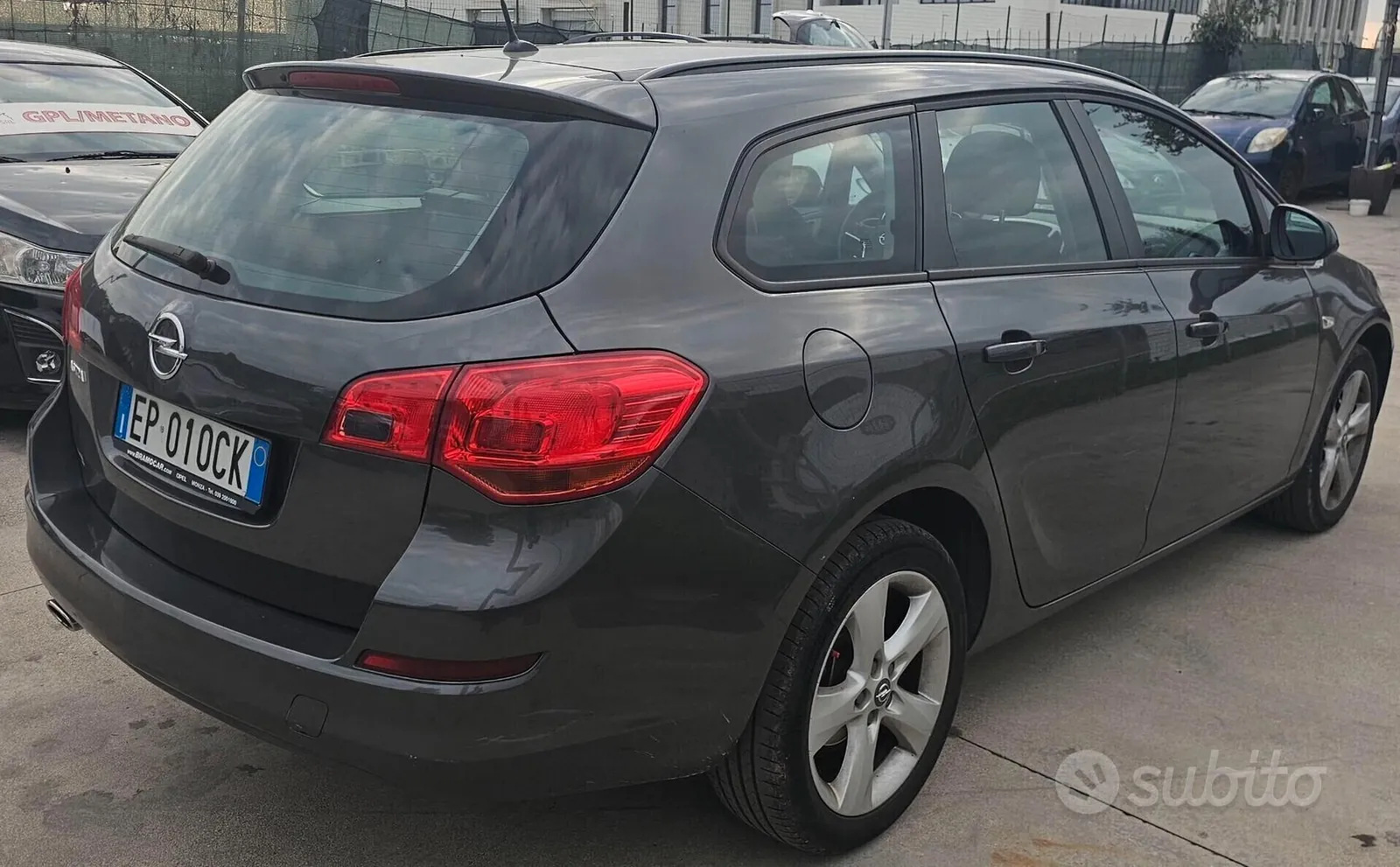 Opel Astra 2013 photo 3