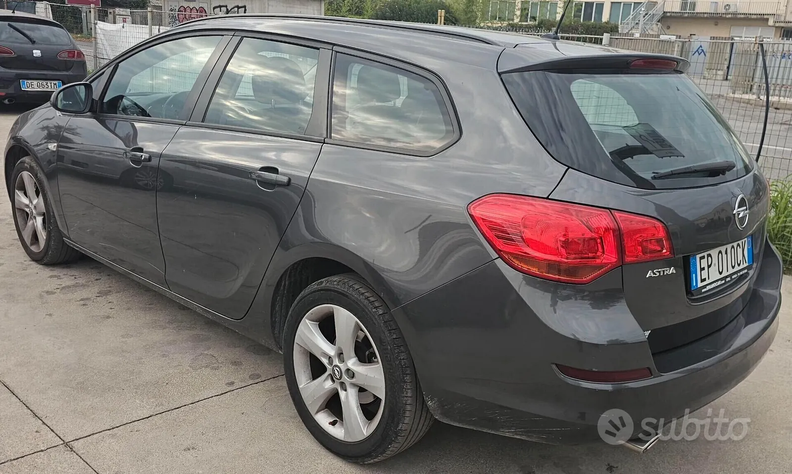 Opel Astra 2013 photo 2