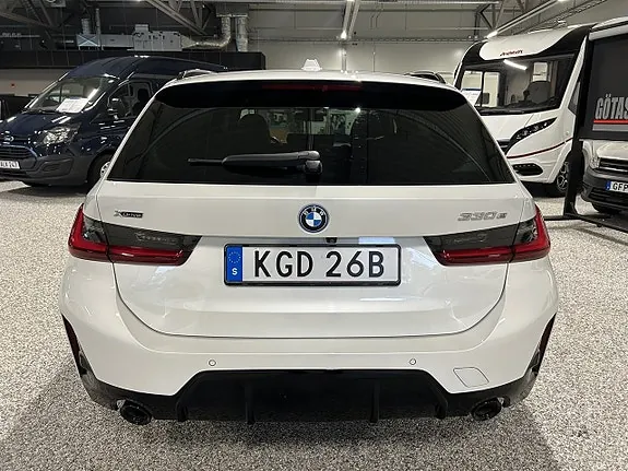 BMW 330E 2024 photo 3