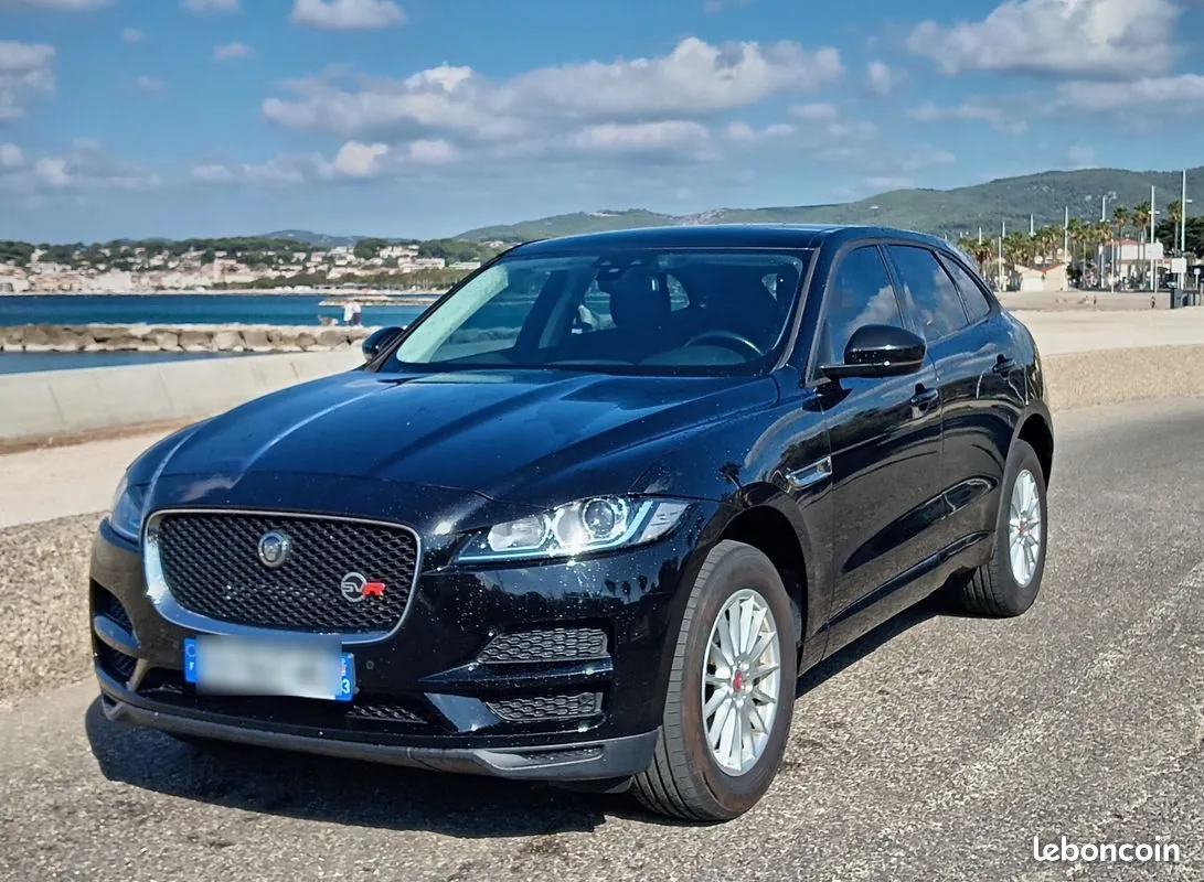 Jaguar F-Pace 2017 photo 2