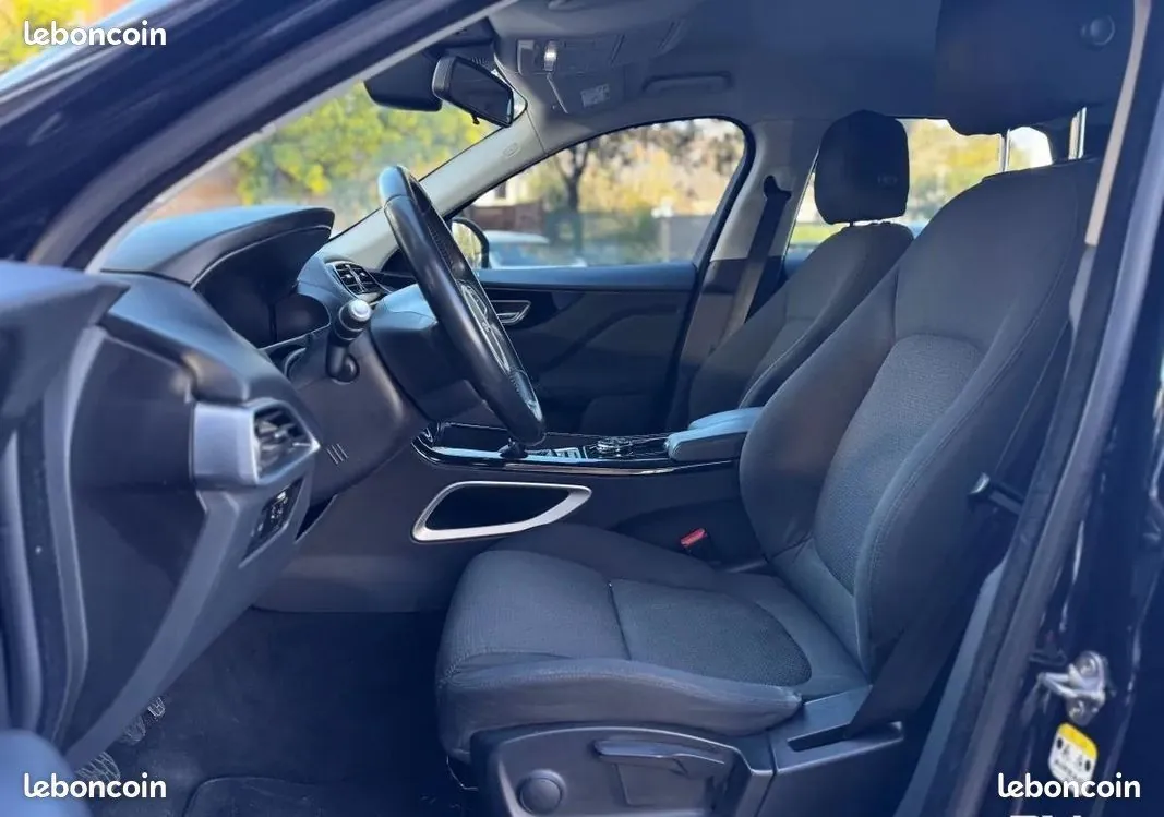 Jaguar F-Pace 2017 photo 3