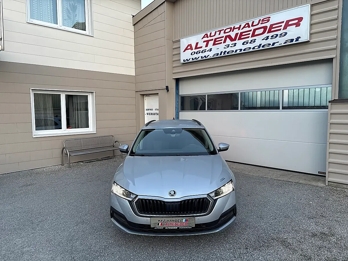 Skoda Octavia 2022 photo 2