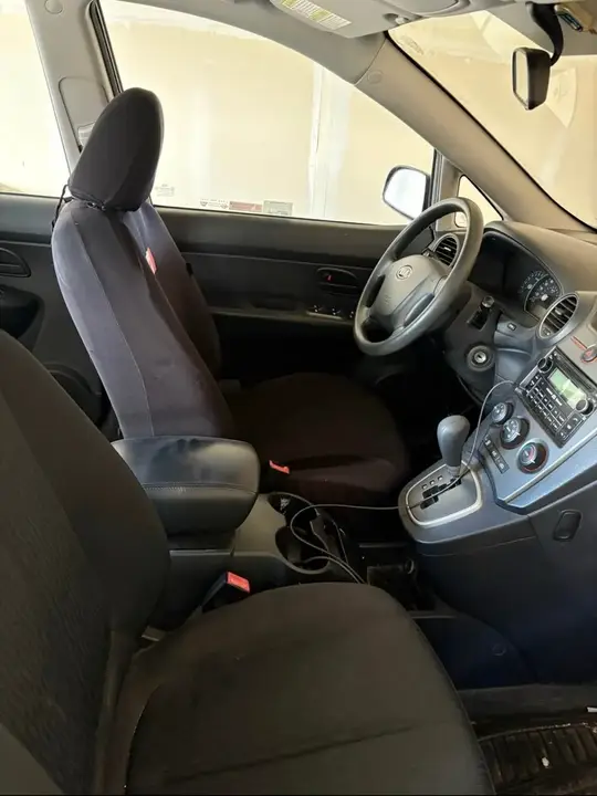 Kia Rondo 2009 photo 4
