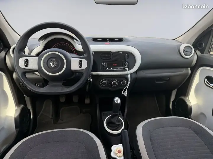 Renault Twingo 2015 photo 2