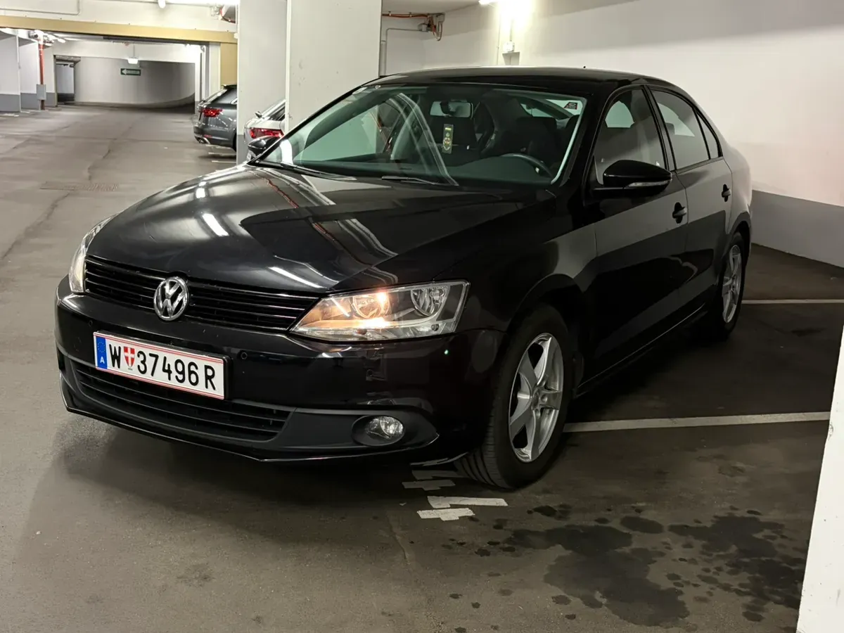 Volkswagen Jetta 2013 photo 2