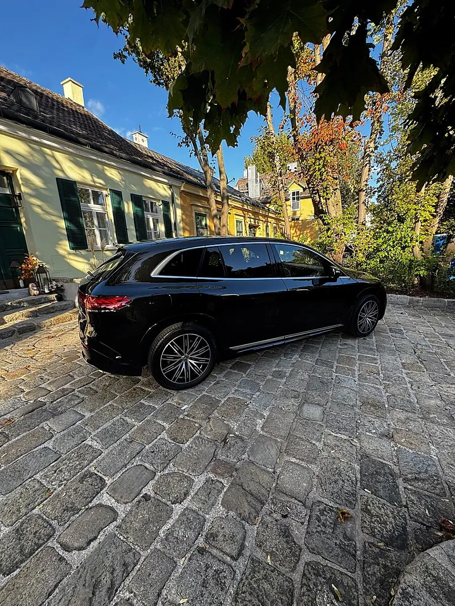 Mercedes-Benz Eqs Suv 2023 photo 3