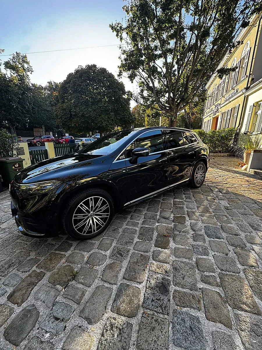 Mercedes-Benz Eqs Suv 2023 photo 2