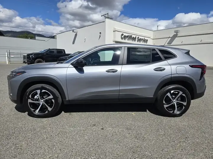 Chevrolet Trax 2026 photo 2