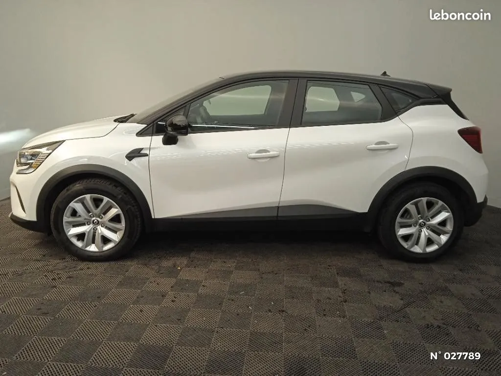 Renault Captur 2023 photo 2