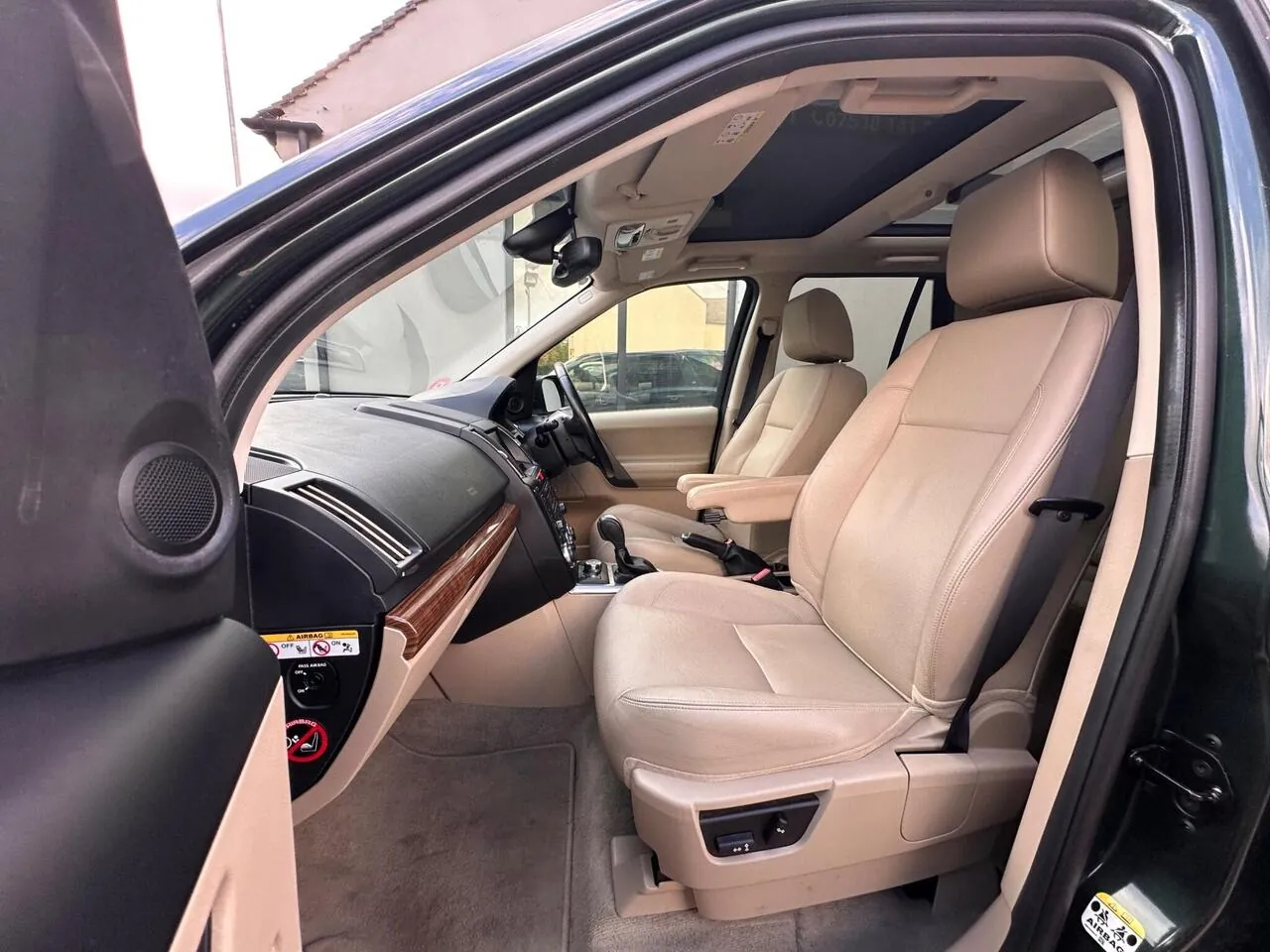 Land Rover Freelander 2 2010 photo 2