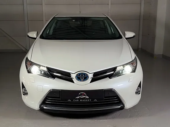 Toyota Auris 2014 photo 3