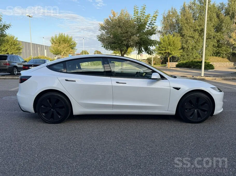 Tesla Model 3 2024 photo 4
