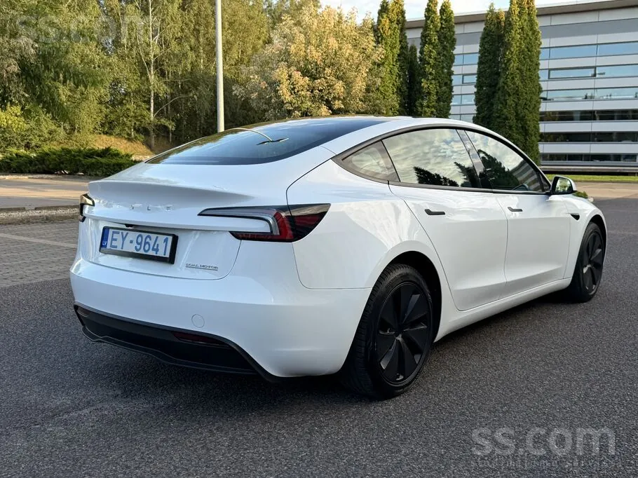 Tesla Model 3 2024 photo 5