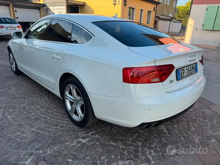 Audi A5 2012 photo 4
