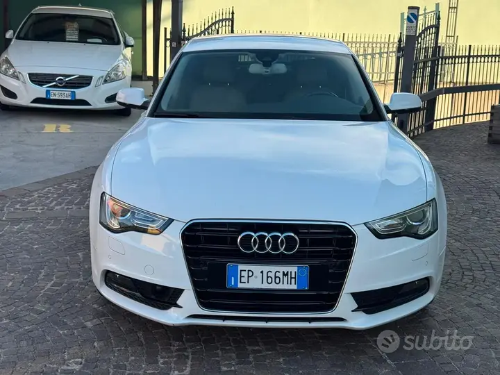Audi A5 2012 photo 2