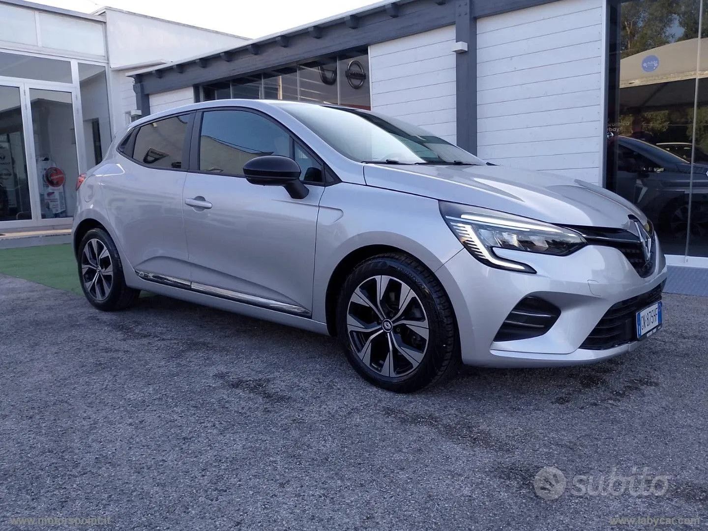 Renault Clio 2023 photo 2