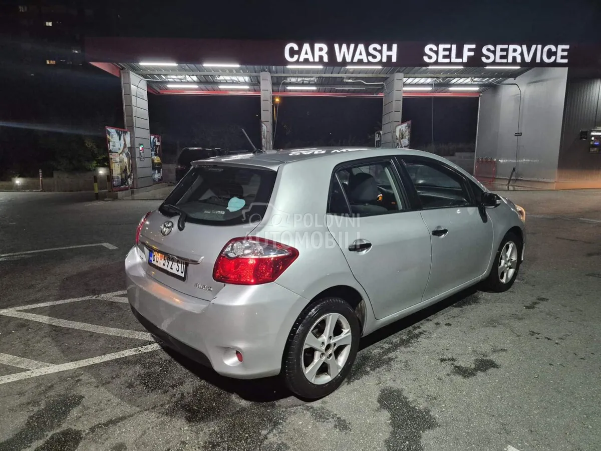 Toyota Auris 2011 photo 5