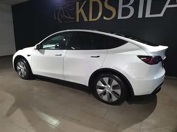 Tesla Model Y 2024 photo 3
