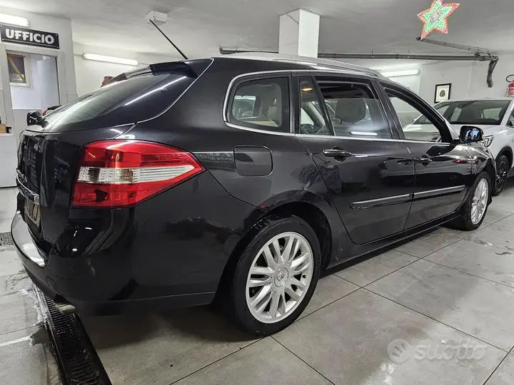 Renault Laguna 2009 photo 3