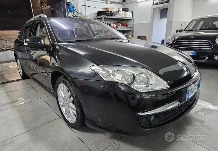Renault Laguna 2009 photo 2