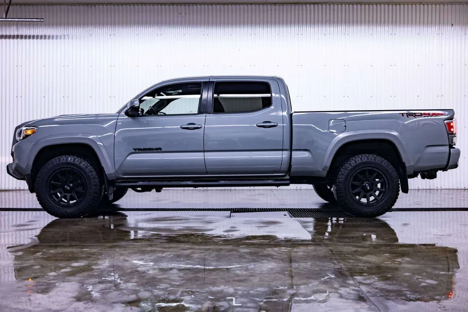Toyota Tacoma 2020 photo 2