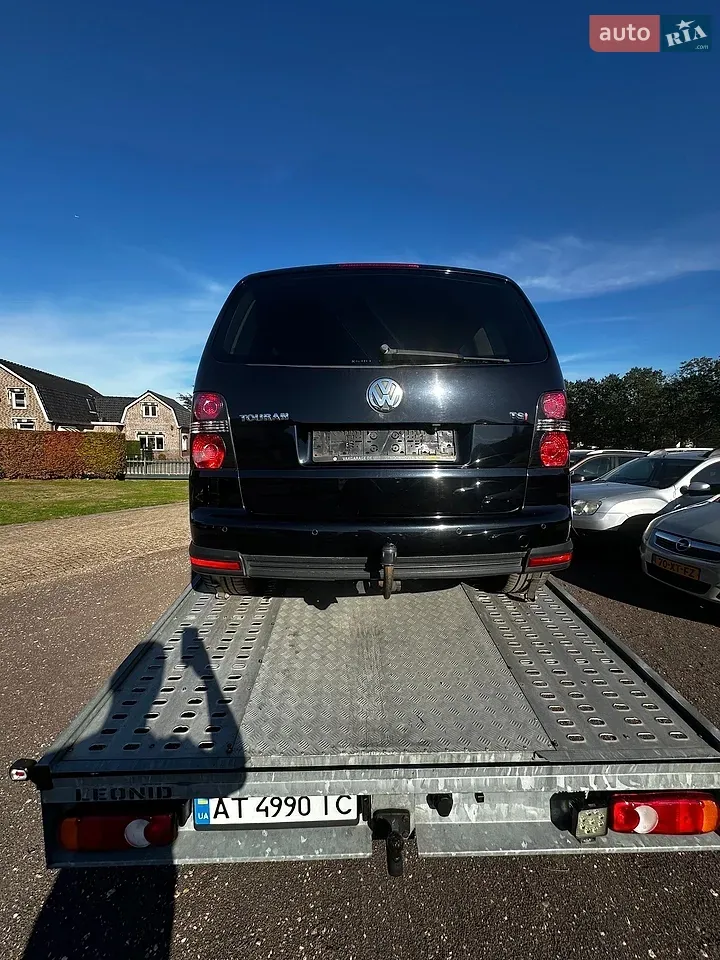 Volkswagen Touran 2009 photo 3
