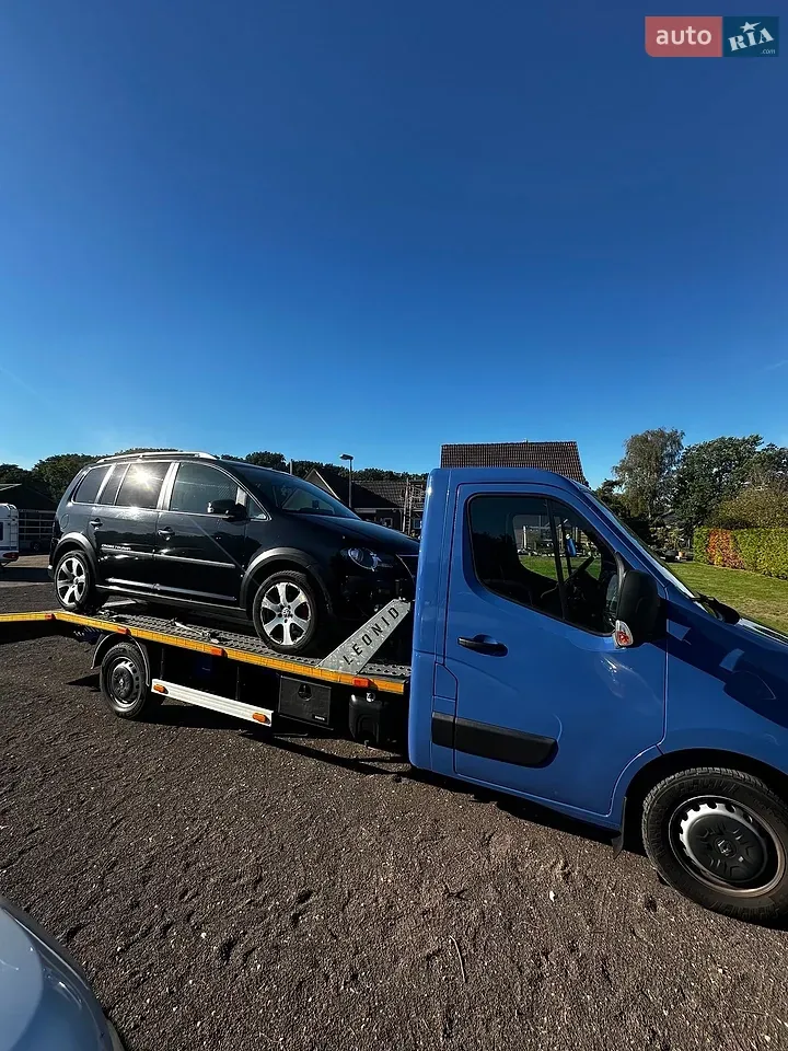 Volkswagen Touran 2009 photo 4