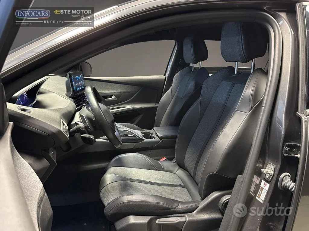 Peugeot 5008 2023 photo 5
