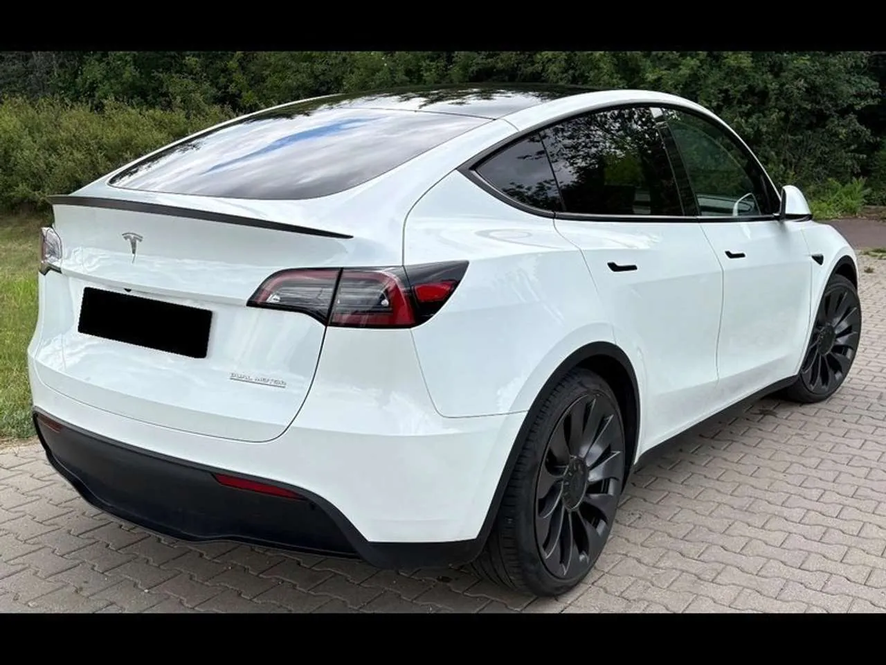 Tesla Model Y 2023 photo 4