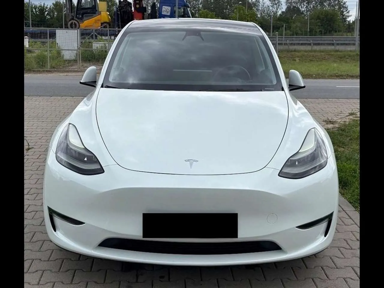 Tesla Model Y 2023 photo 3