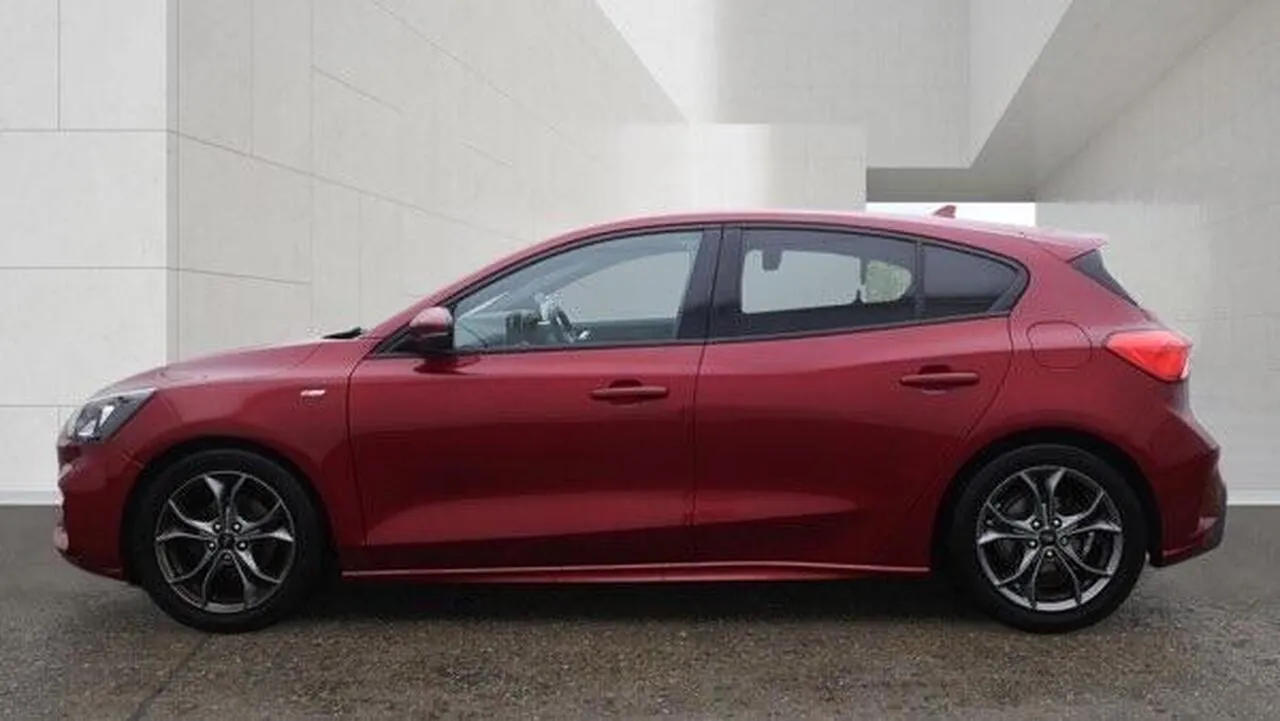 Ford Focus 2019 photo 2
