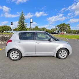 Suzuki Swift 2010 photo 5