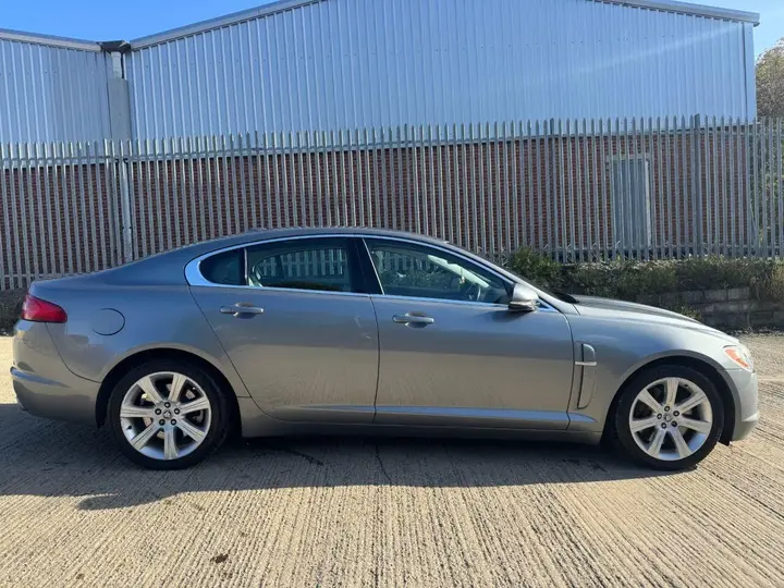 Jaguar Xf 2009 photo 4