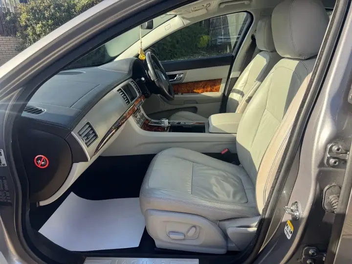 Jaguar Xf 2009 photo 5